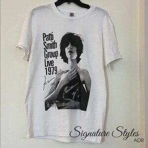 Patti Smith Group 1979 Graphic Tee – Size Medium